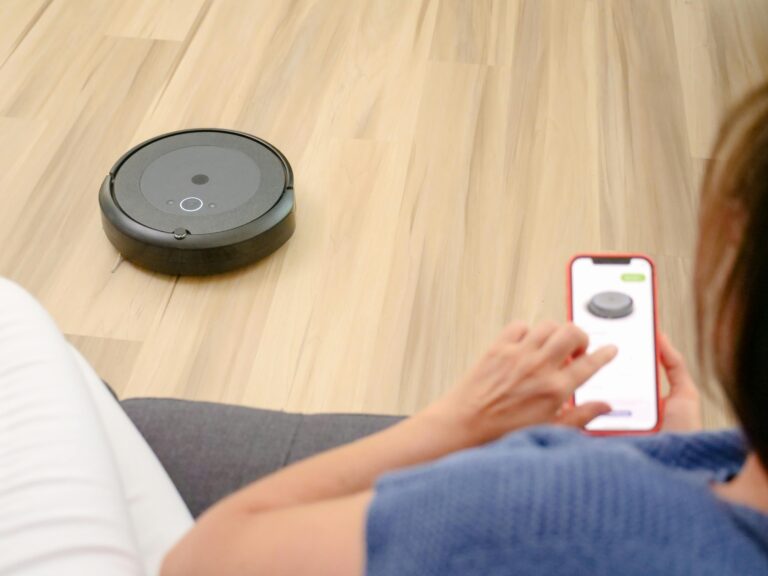 Best Robot Vacuums for Small Apartments in 2024: Top 10 Space Saving Solutions