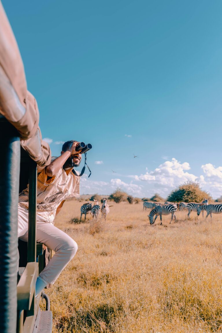 Best Safari Binoculars for Wildlife Viewing in 2025: Expert Guide